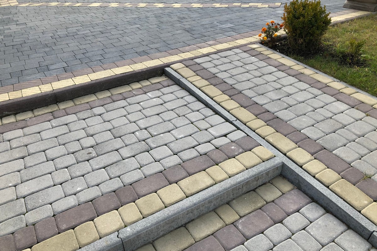 Interlock Paved Driveways in Naperville Chicago Driveways